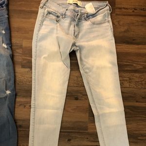 Light wash Hollister jeans